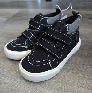 NWT Old Navy Black and White Toddler Sneakers Size 8c